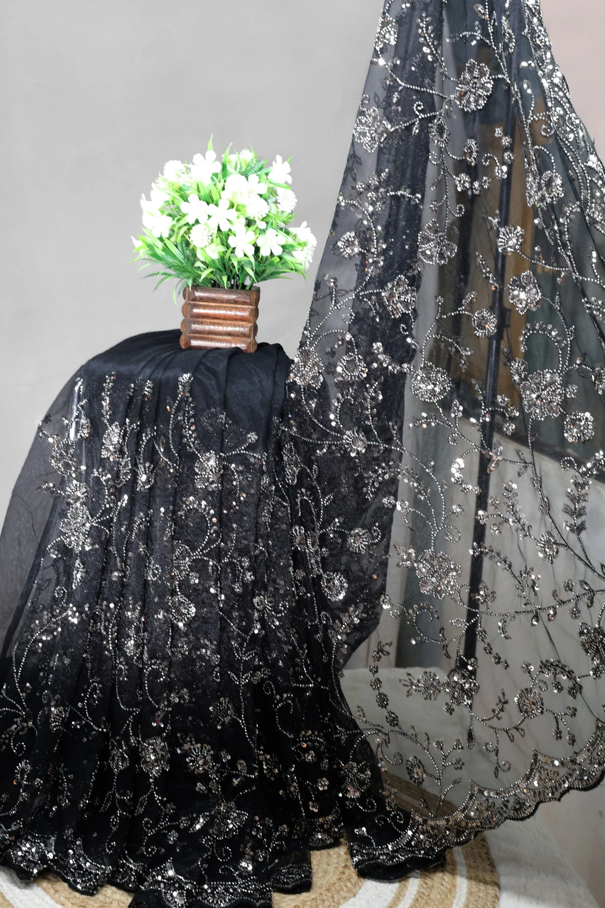 Black Shimmer Saree Elegant Party & Festive Wear - Image 10