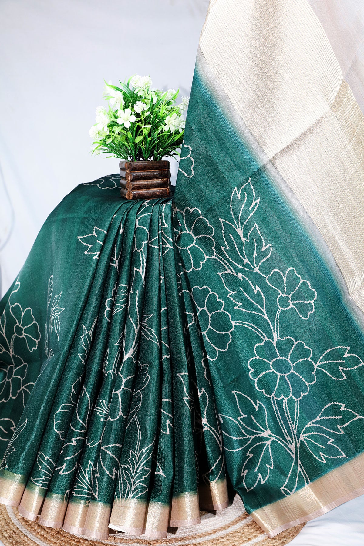 Bottle Green Cotton Weaving Saree Elegant Handloom Wear - Image 14