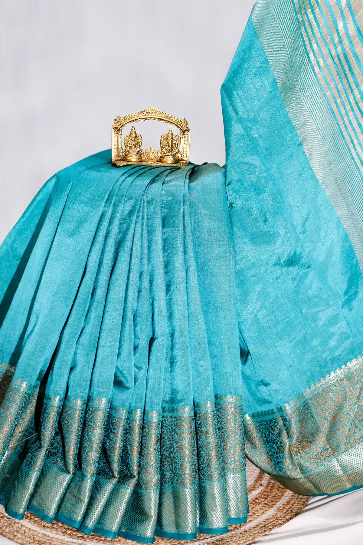 Firozi Silk Saree with Intricate Weaving - Image 5