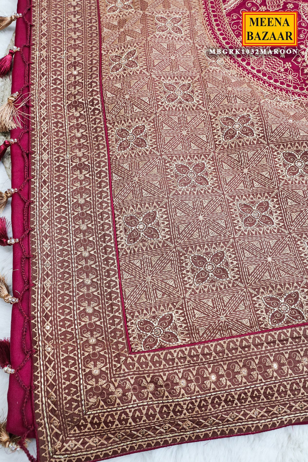 Maroon Silk Resham Threadwork Zari & Sequins Embroidered Saree - Image 4