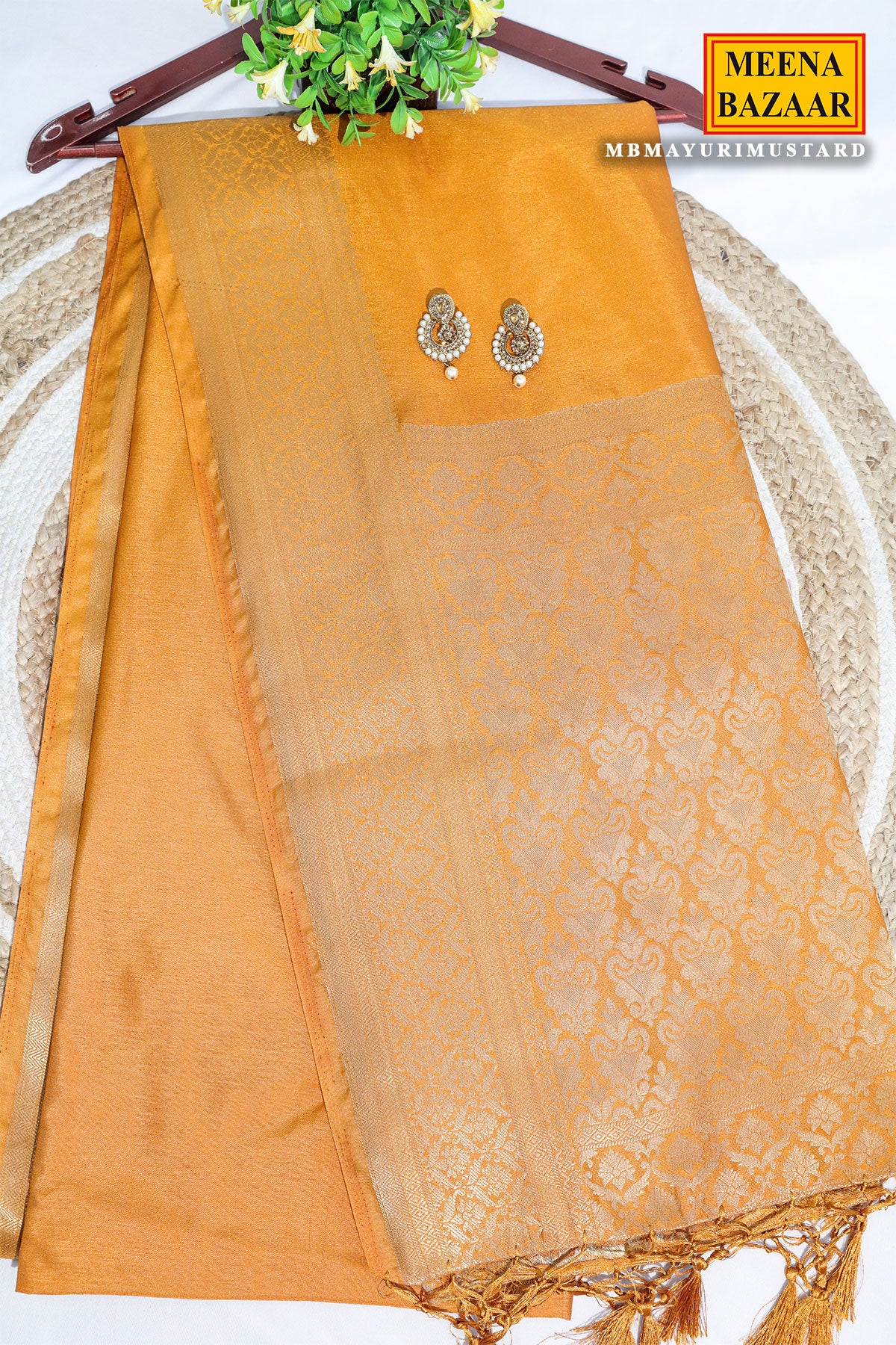 Mustard Silk Saree With Rich Weaving Buti Pattern - Image 2