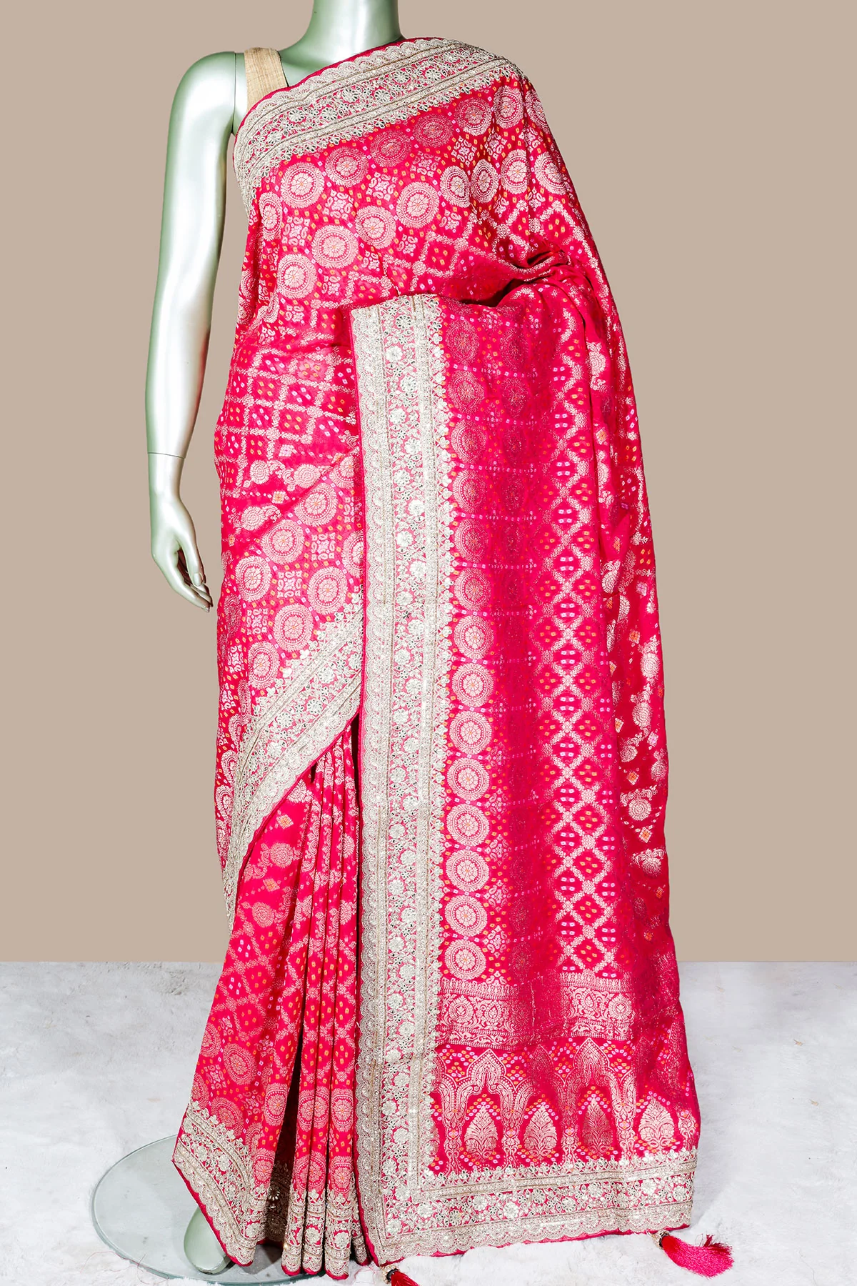 Rani Khaddi Saree with Elegant Embroidered Detailing - Image 2