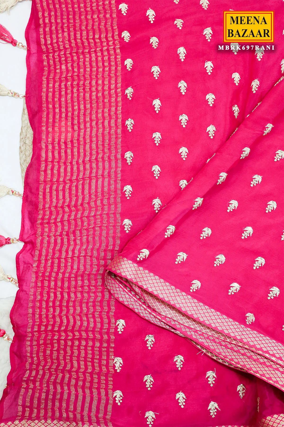 Rani Pink Chiffon Saree with Delicate Border and Elegant Drape - Image 5