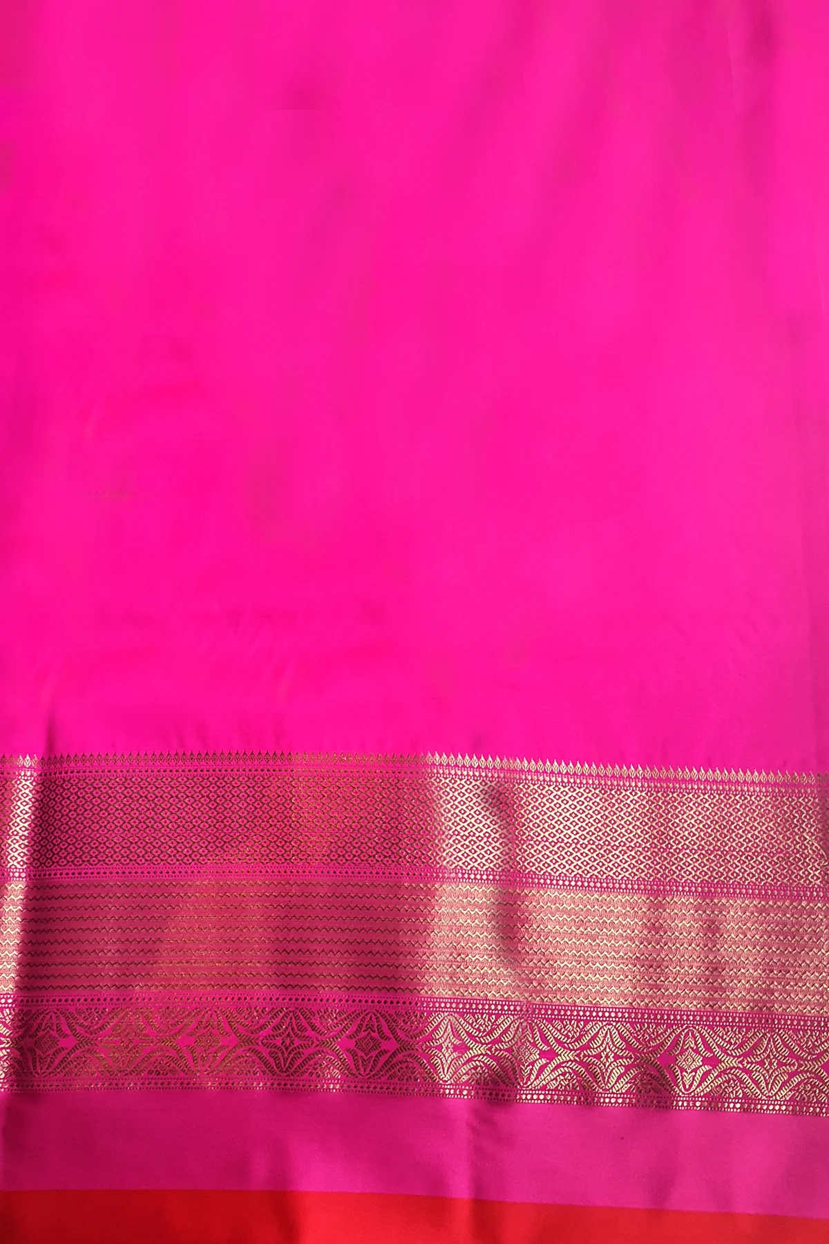 Rani Silk Woven Saree Elegent & Festive Wear - Image 7