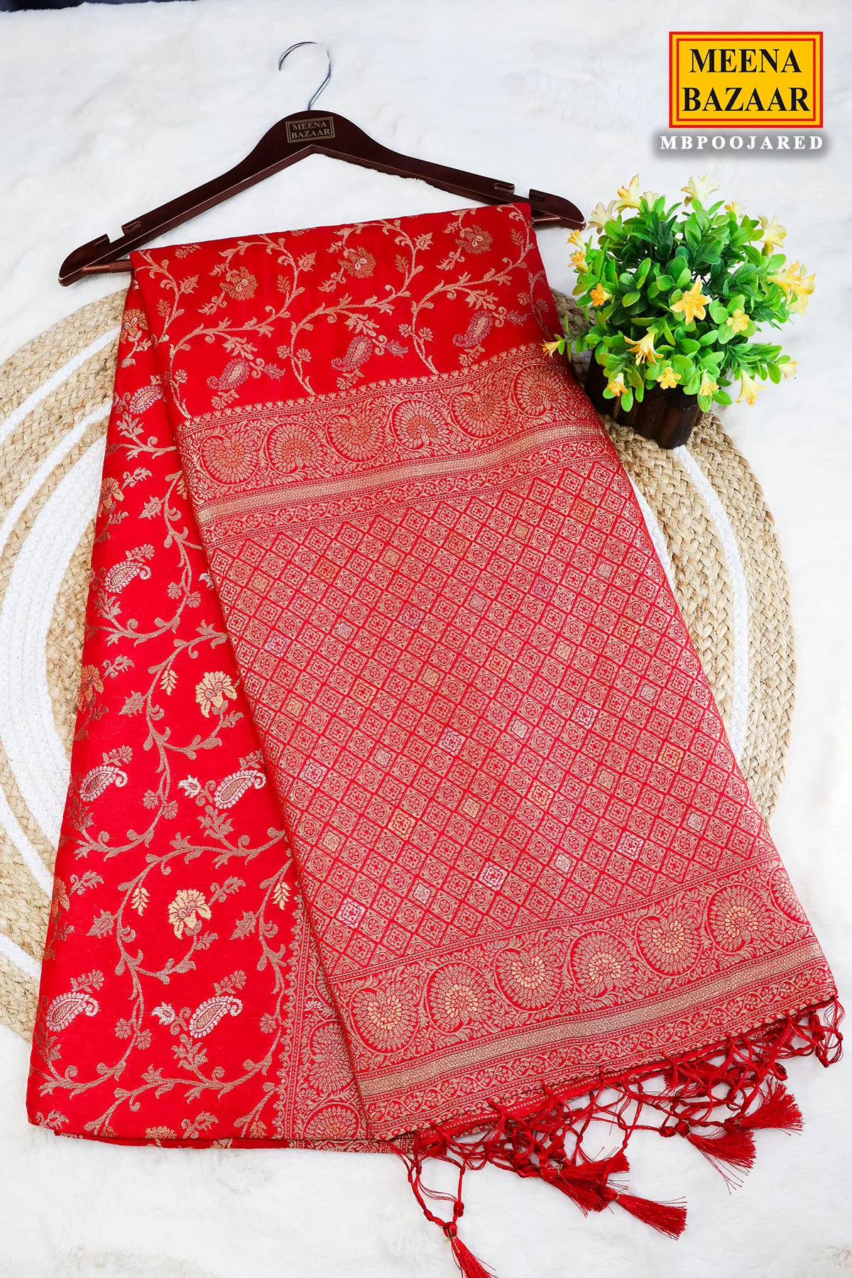 Red Silk Blend Zari Woven Saree - Image 2